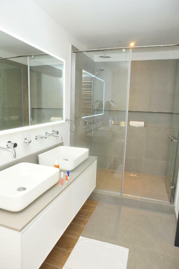 Obiches Luxury Beachfront Apartment Trou-Aux-Biches Luaran gambar
