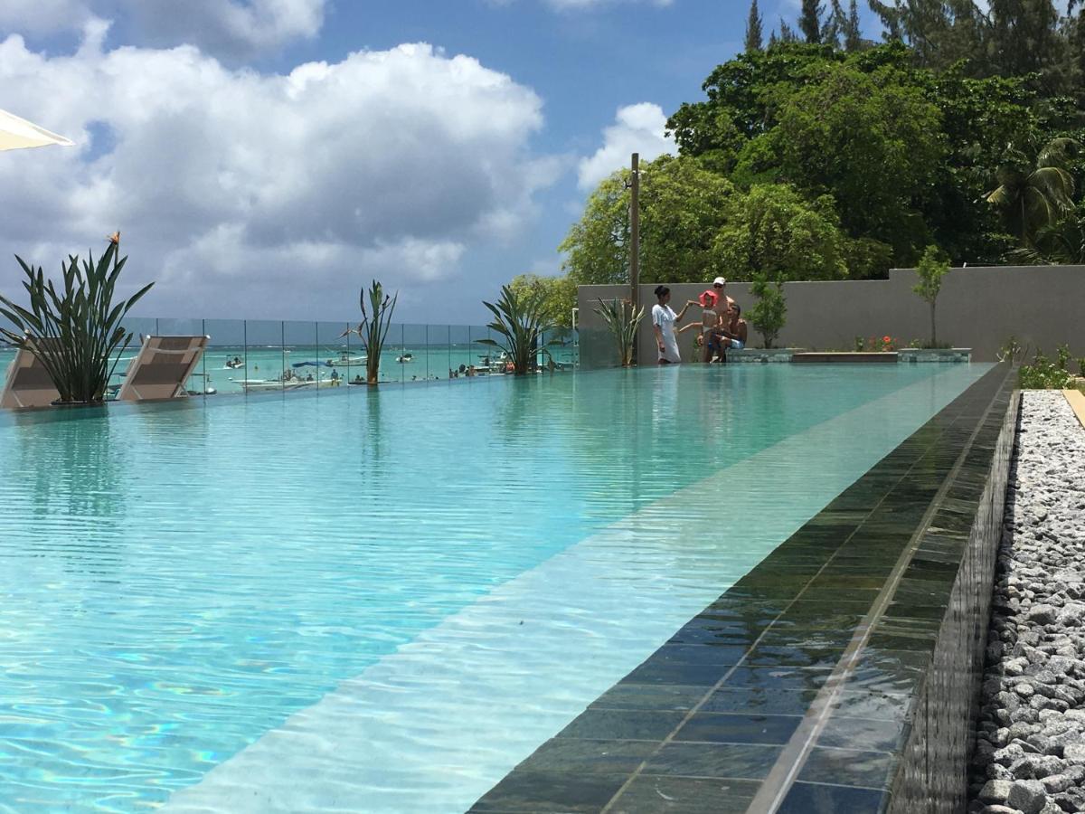 Obiches Luxury Beachfront Apartment Trou-Aux-Biches Luaran gambar